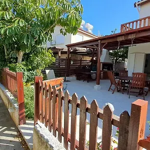 https://relaxing-seaside-manors.protaras-cy-hotels.com